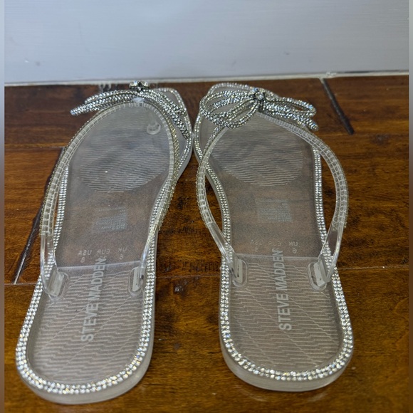 Steve Madden Juned Rhinestone Bow Flip Flop Flat Sandle - Picture 6 of 8